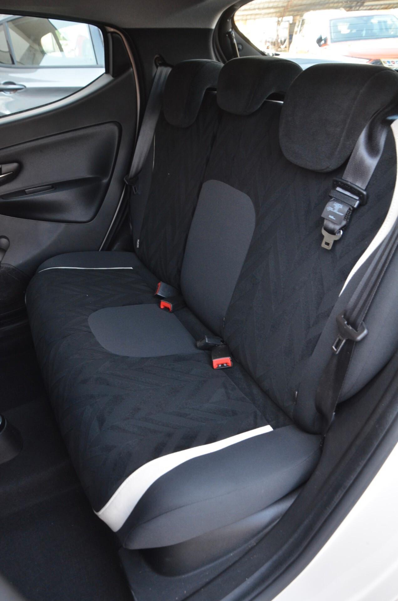 Lancia Ypsilon 1.2 69 CV 5 porte Gold