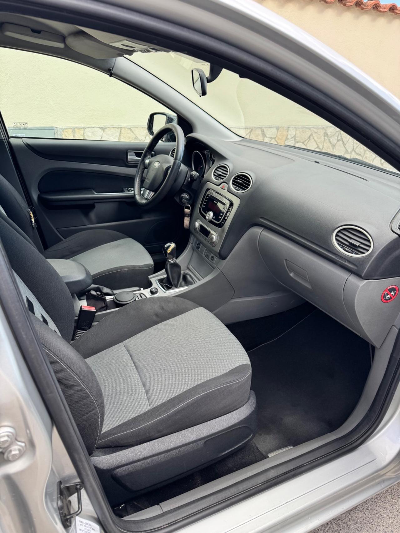 Ford Focus 1.6 (115CV) 5p. Bz.- GPL Titanium
