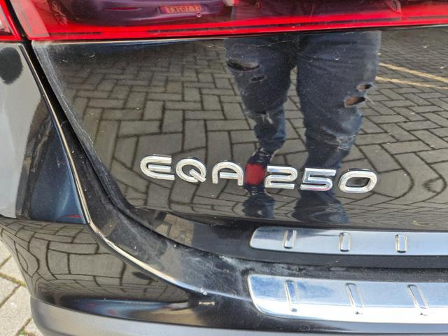 MERCEDES-BENZ EQA 250 Premium Pro