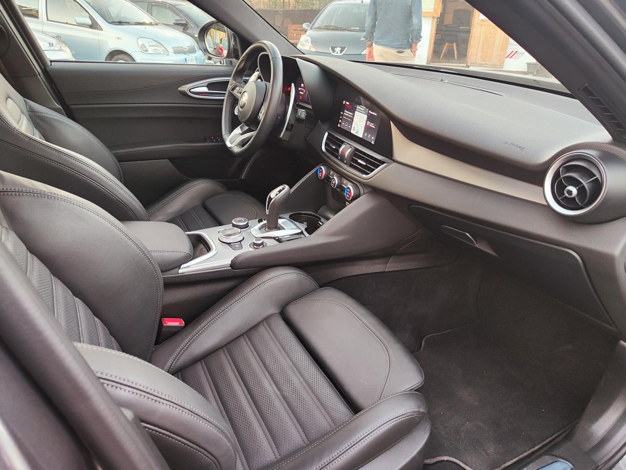 Alfa Romeo Giulia 2.0 Turbo 280 CV AT8 AWD Q4 Veloce km 0