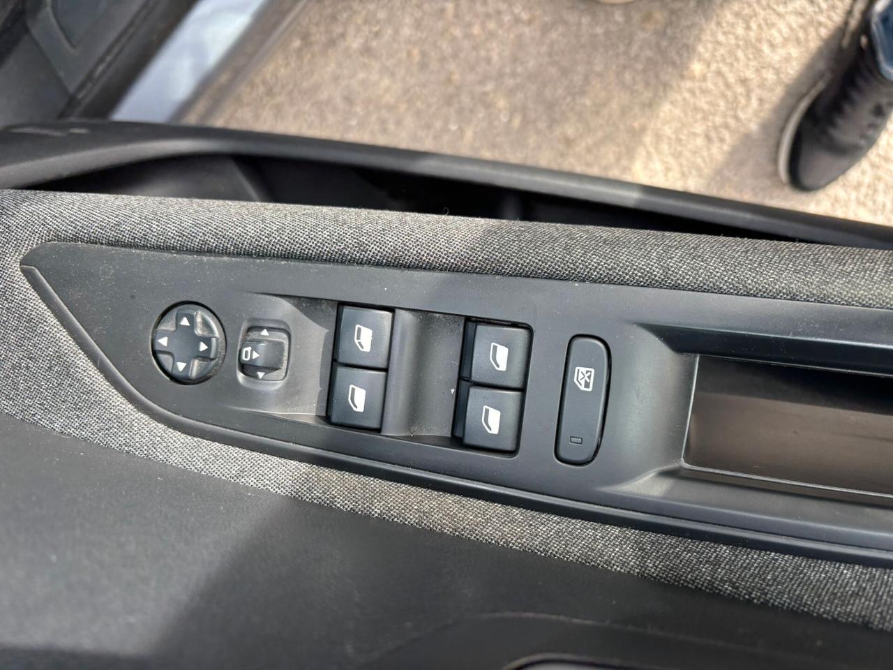 Peugeot 3008 BlueHDi 130 S&S EAT8 Allure