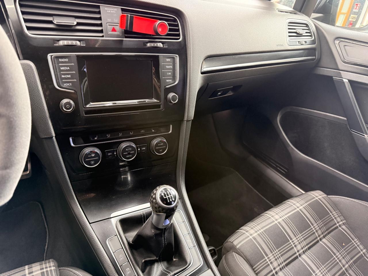 Volkswagen Golf Business 2.0 TDI 5p. Highline BlueMotion Technology