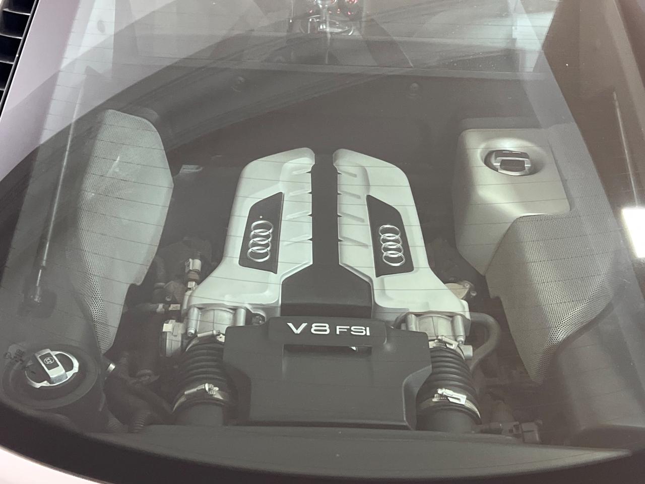 Audi R8 4.2 V8 FSI quattro R tronic Carbon