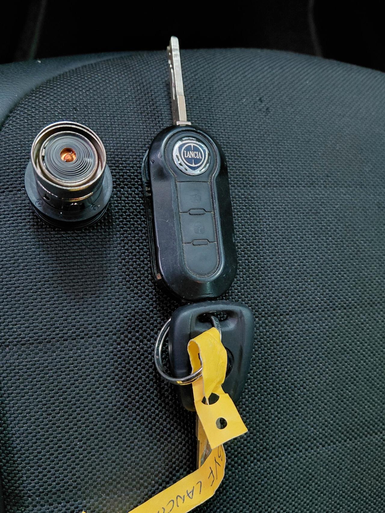 Lancia Delta 1.6 MJT DPF S MOMO DESIGN 2013