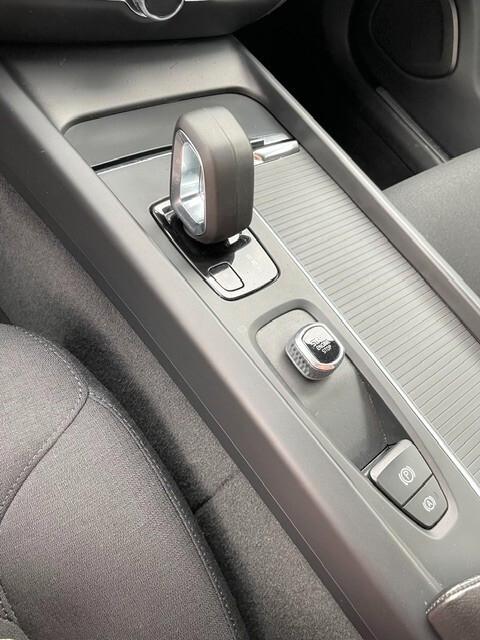 Volvo V60 B4 (d) Geartronic Momentum Business Perfetta Tagliandata