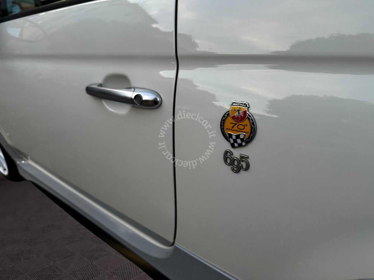 Abarth 695 70TH 180cv NAVI SABELT XENO AUDIO BEATS FULL