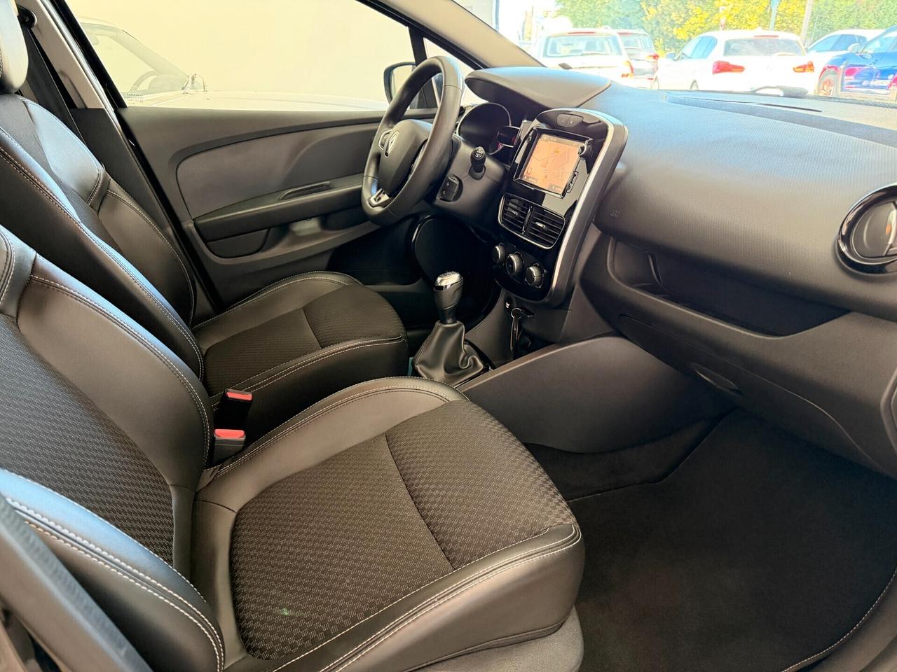 Renault Clio dCi 8V 90 CV 5 porte Moschino OK NEOPATENTATI