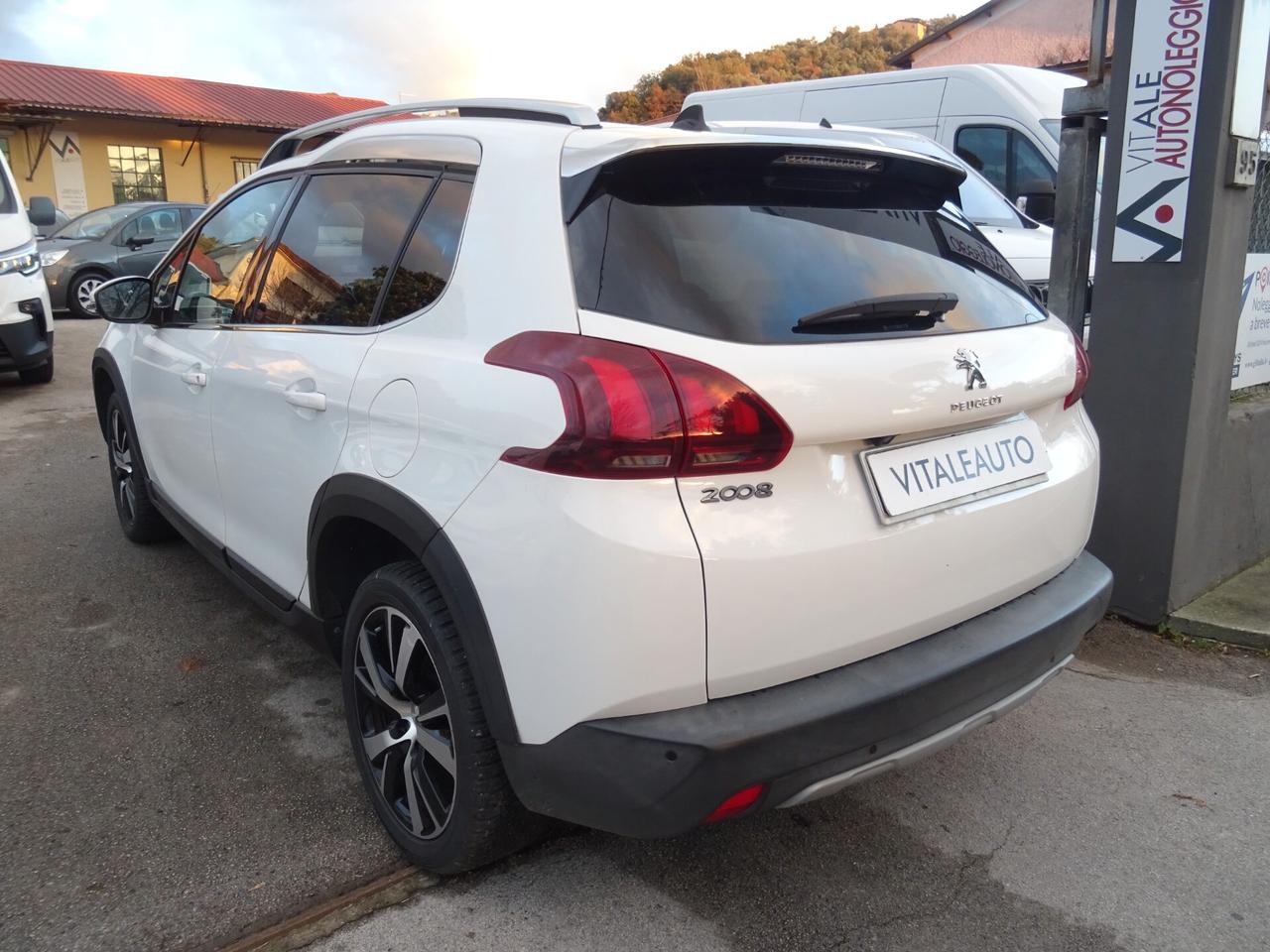 Peugeot 2008 BlueHDi 120 Allure