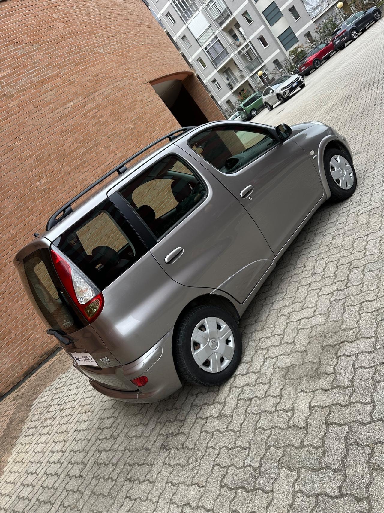 Toyota Yaris Verso 1.3i 16V cat Sol '03