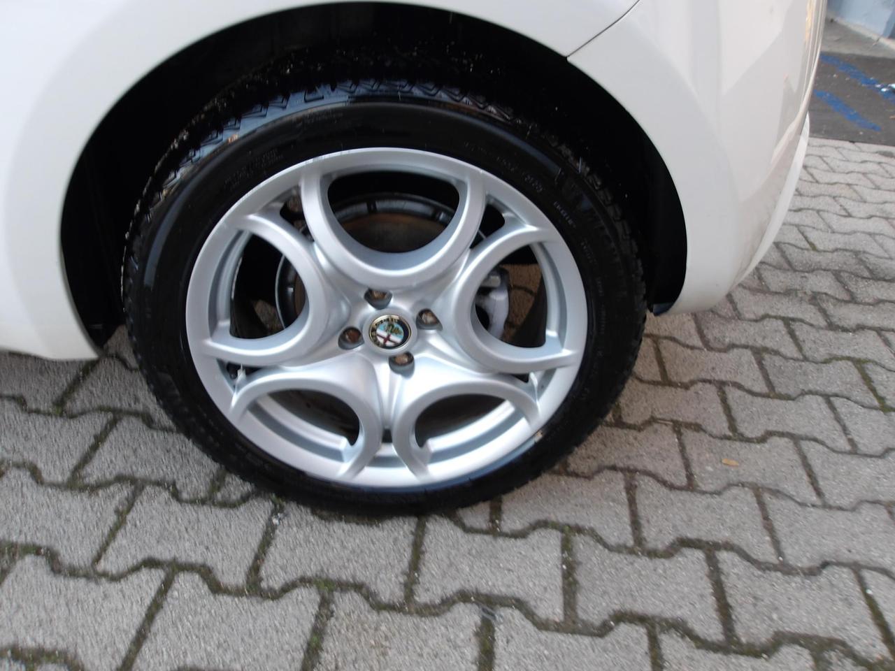 Alfa Romeo MiTo 1.4 Junior Distinctive sport pack 78cv