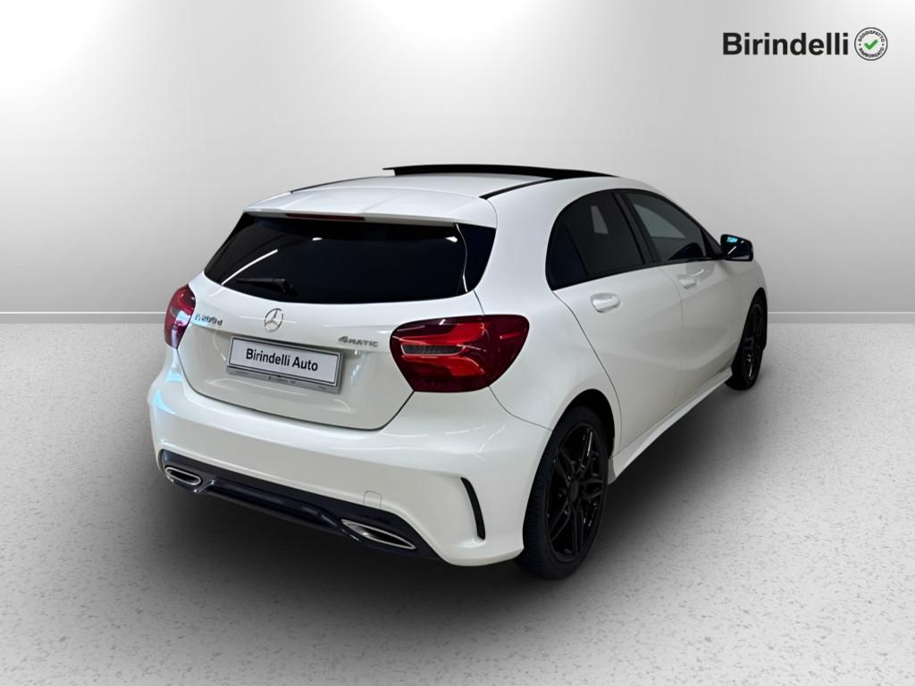 Mercedes-Benz Classe A (W176) - A 200 d Automatic 4Matic Premium