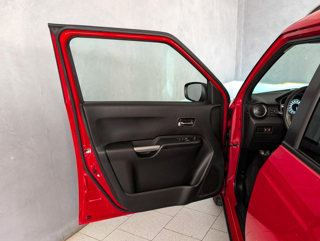 Suzuki 1.2 Hybrid Top