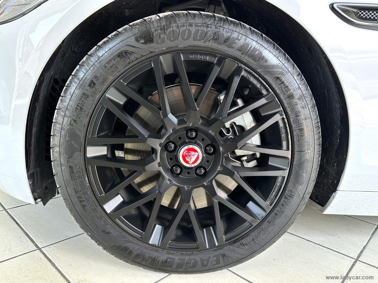 JAGUAR XF 3.0 D V6 300 CV aut. Prestige