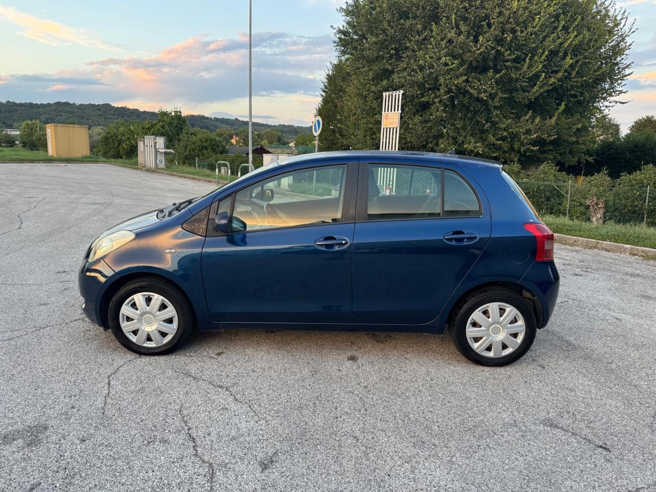 Toyota Yaris 1.0 5 porte Sol