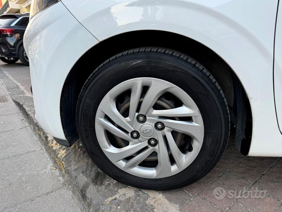 Hyundai i10 1.0 gpl connectline certificata italia