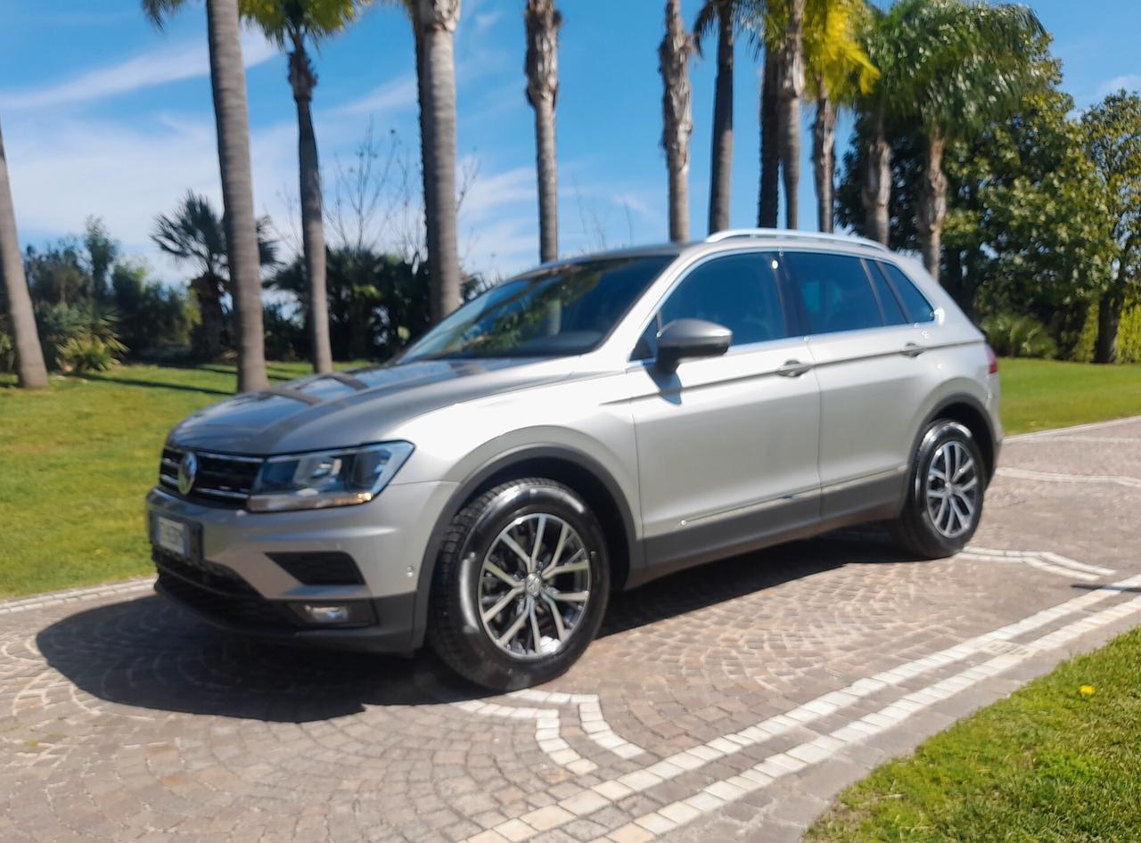 Volkswagen Tiguan 2.0 TDi DSG *FULL OPT* daVETRINA