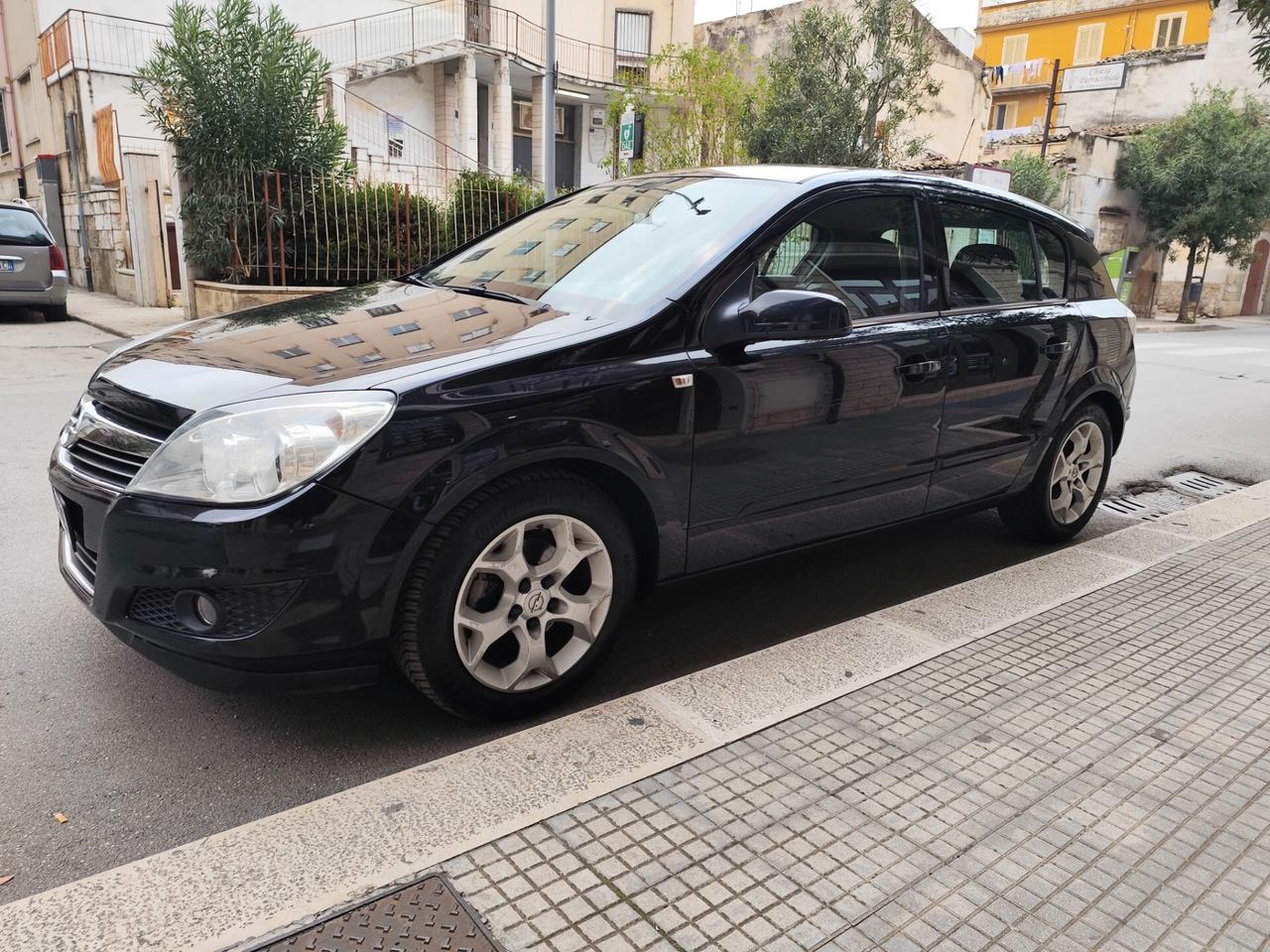 Opel Astra 1.7 CDTI 110CV COSMO BERLINA