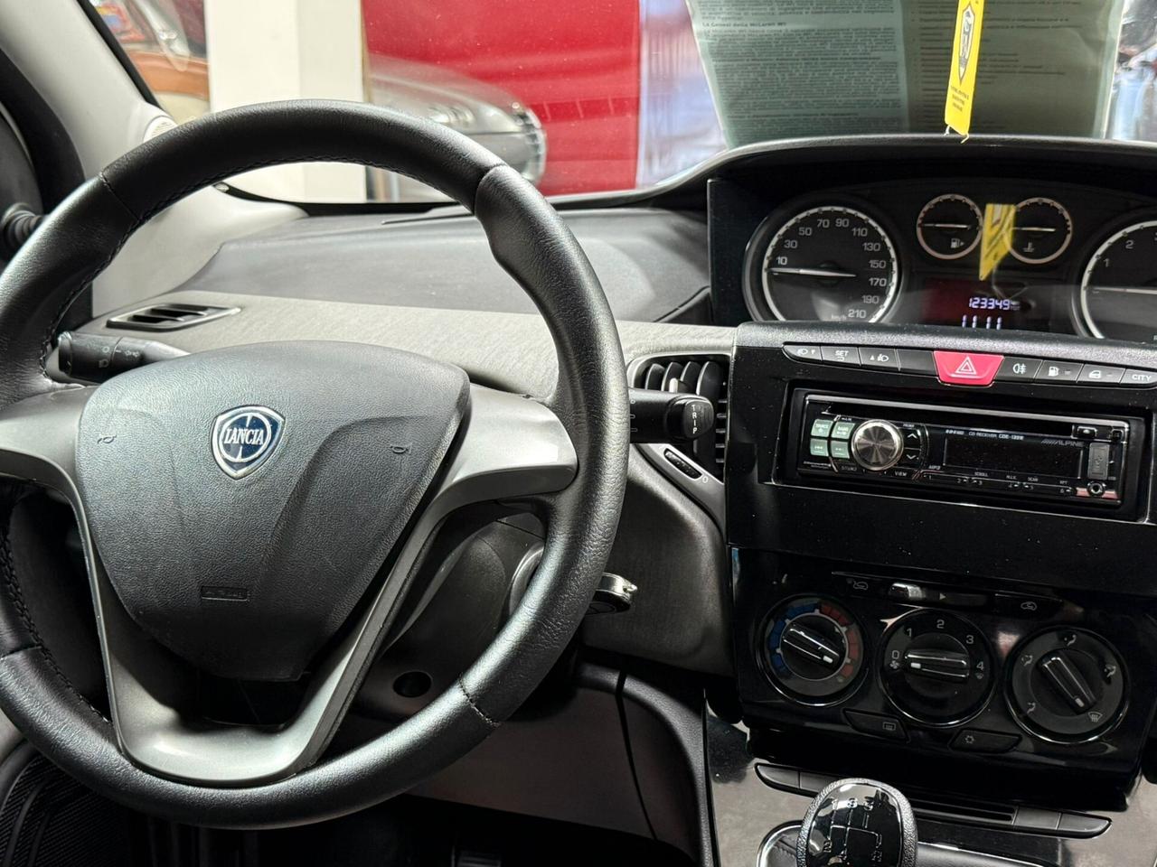 Lancia Ypsilon 1.2 69cv GPL Ecochic - 2012