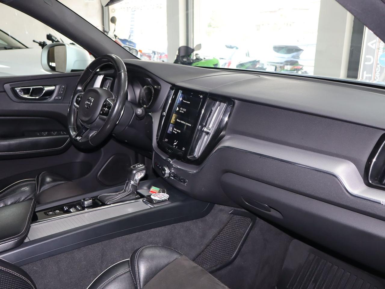 Volvo XC 60 2.0 D4 4x4 R Design #50224
