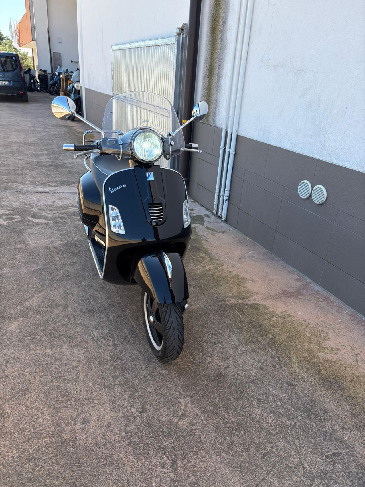 Piaggio Vespa 300 GTS