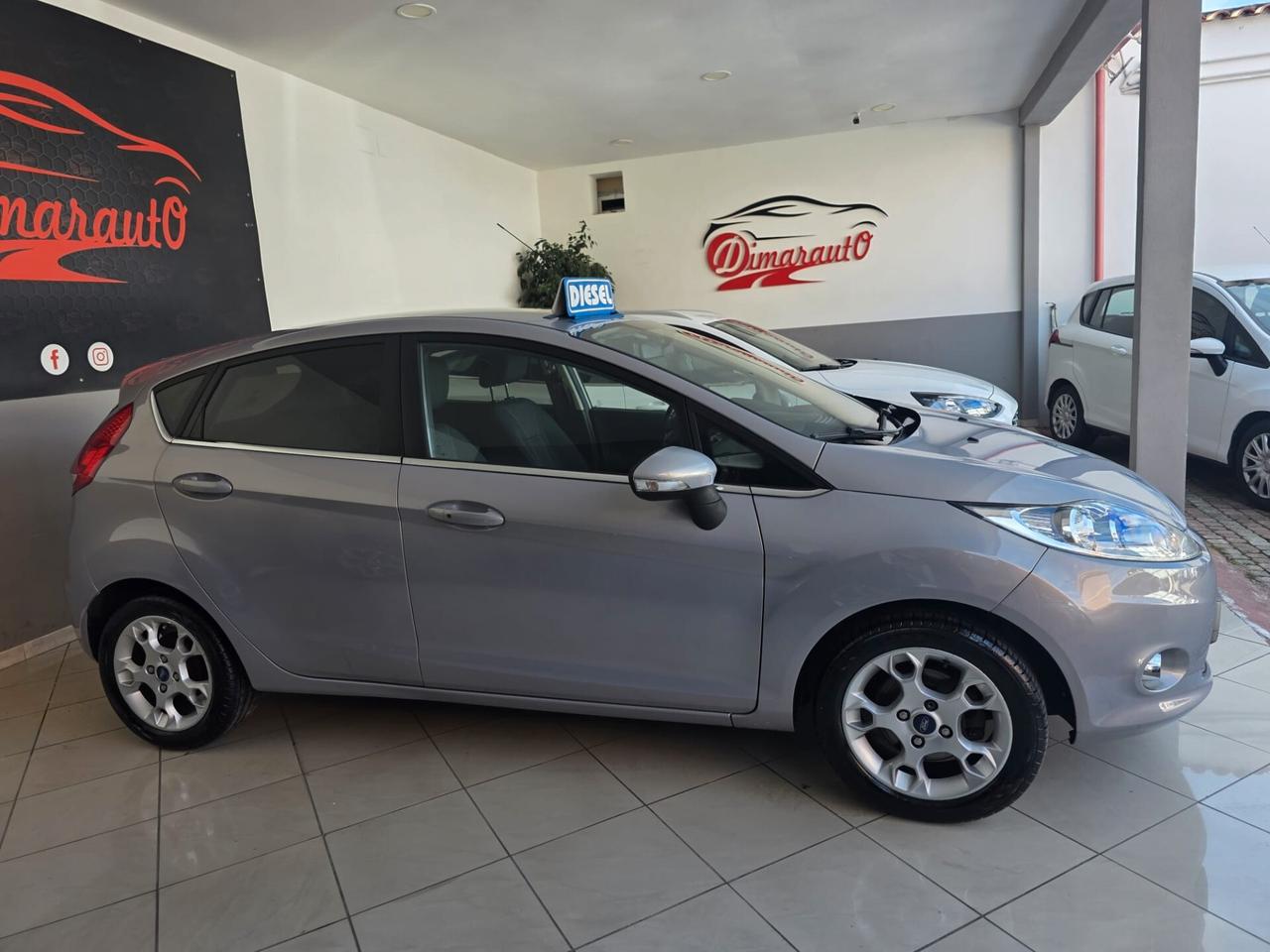 FORD FIESTA 1.4 DIESEL CON SOLI 113.000 KM 2012