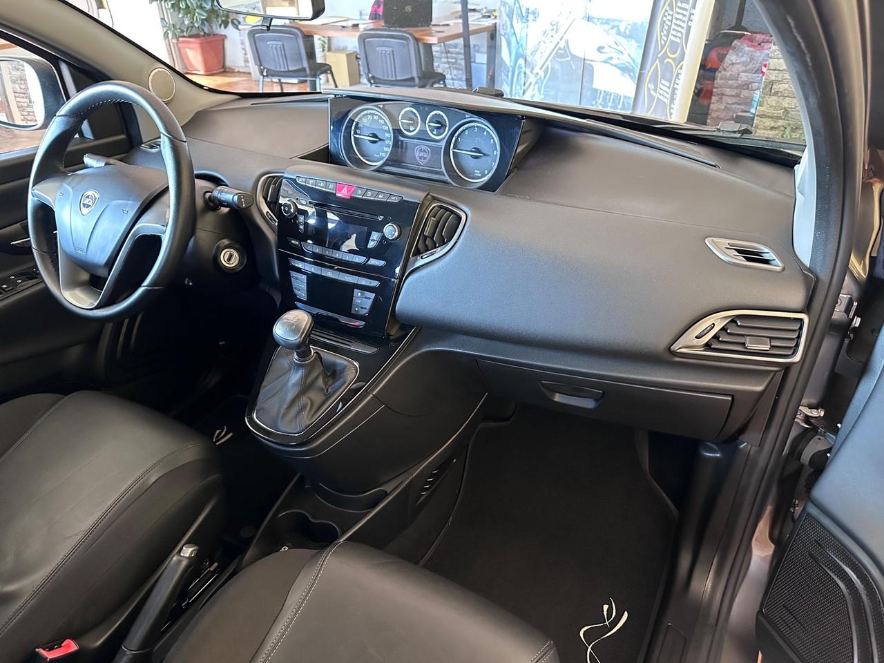 Lancia Ypsilon 900benz. Cambio automatico