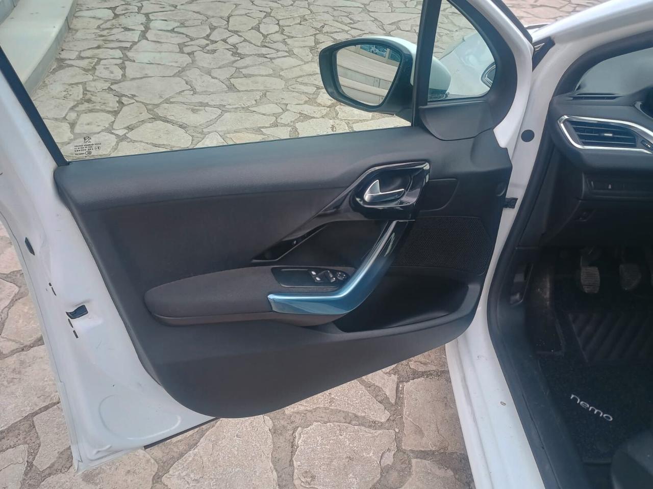 Peugeot 208 1.2 VTi 82 CV 5 porte Allure