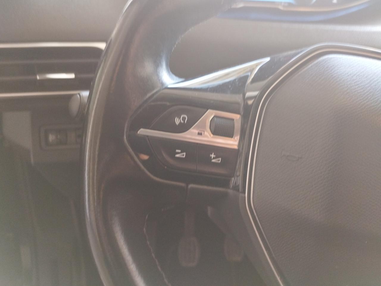 Peugeot 3008 BlueHDi 130 S&S Business