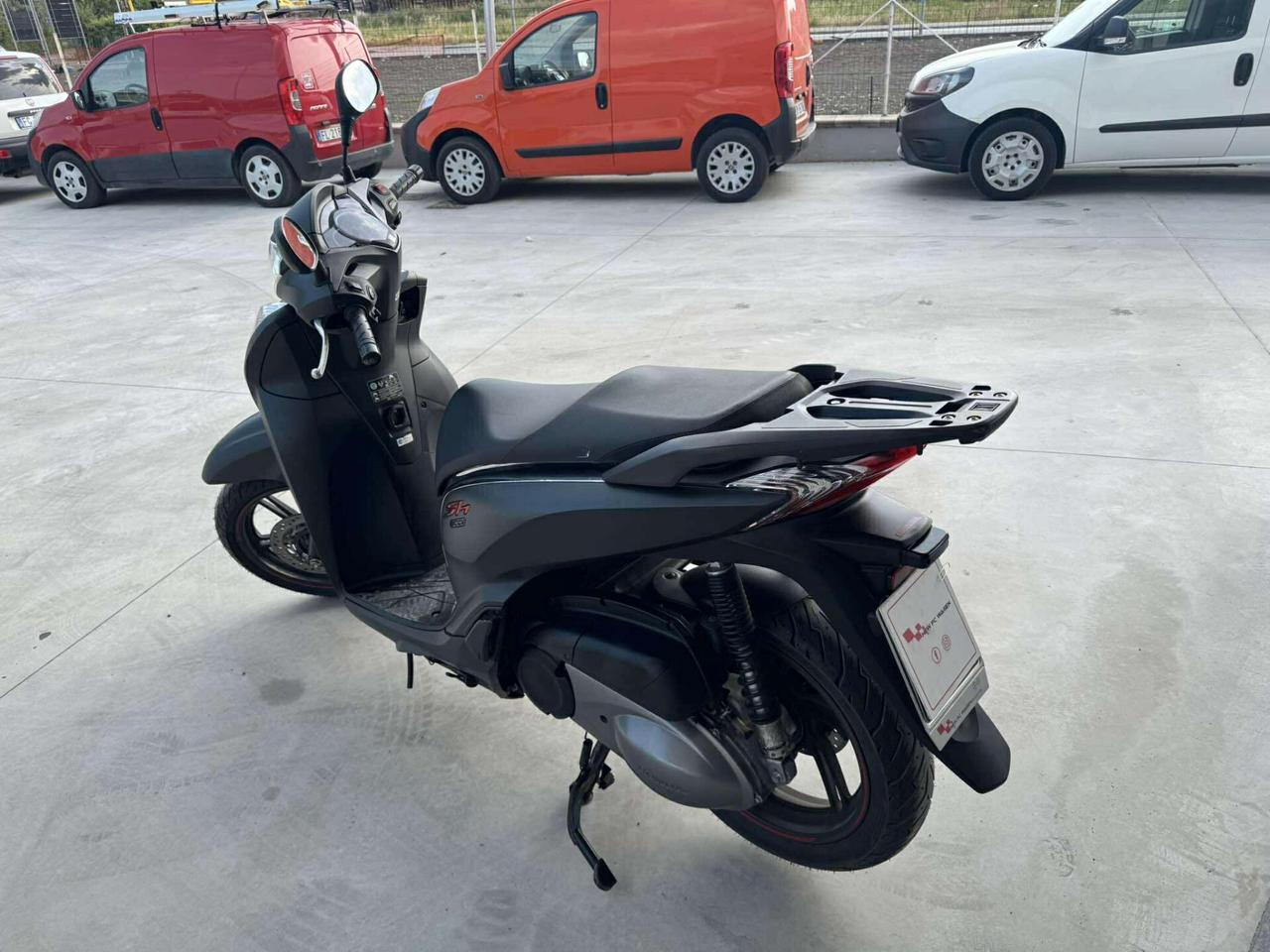 Honda SH 300 i Sport 15500 KM UNIPRO-2020