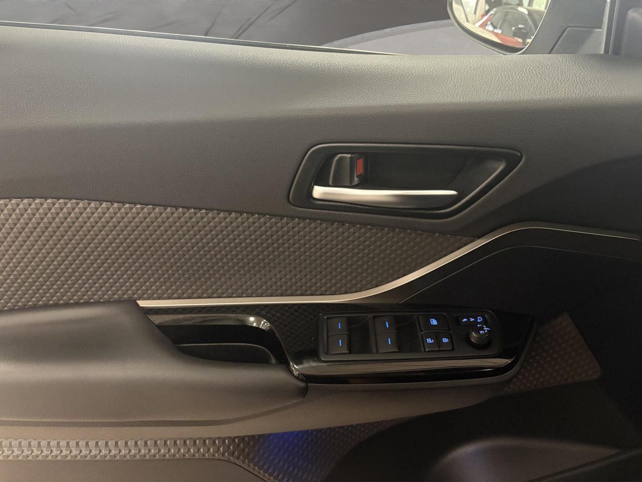 Toyota C-HR 2.0h Lounge e-cvt