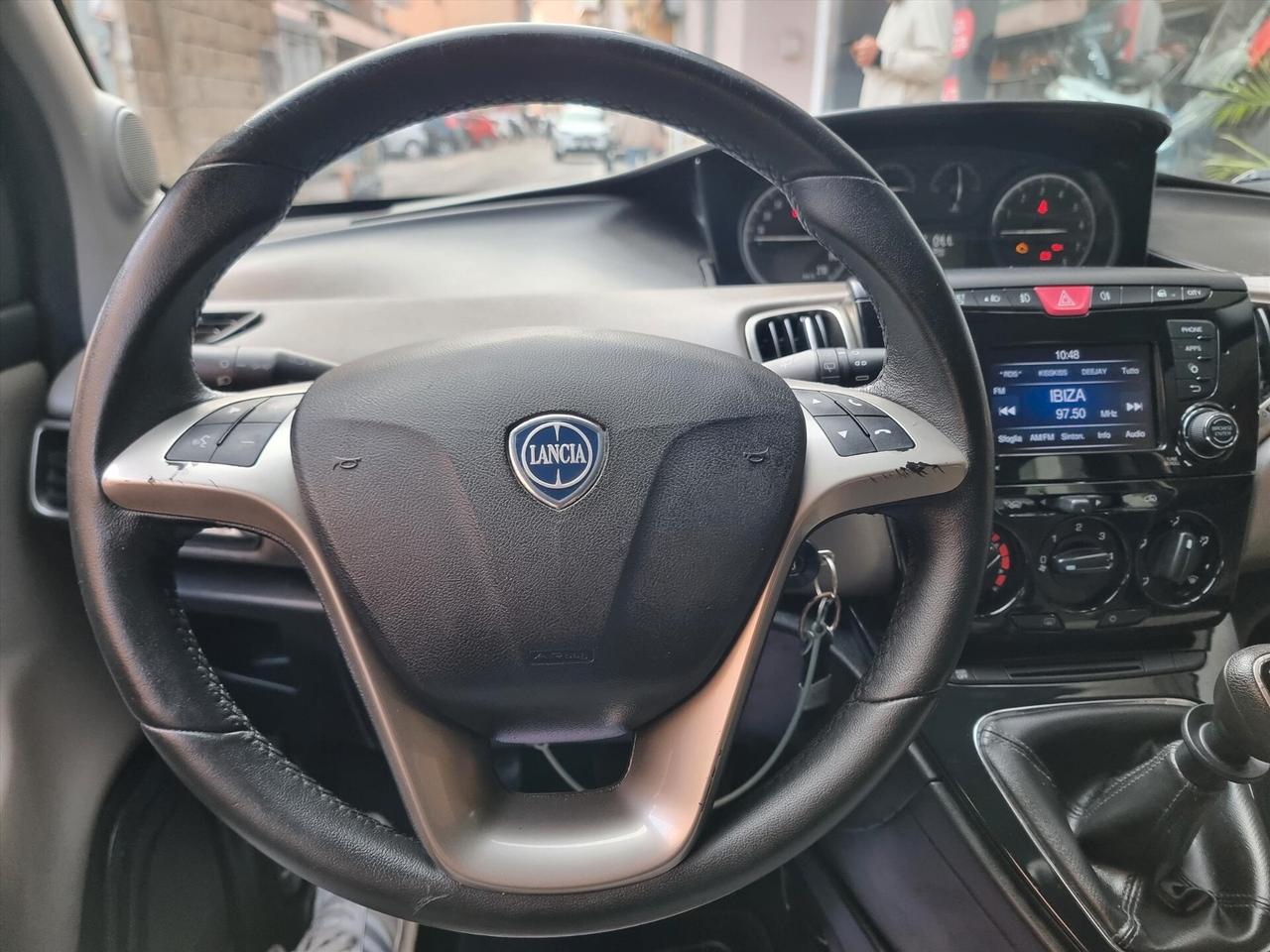 Lancia Ypsilon 1.2 69 CV 5 porte Gold