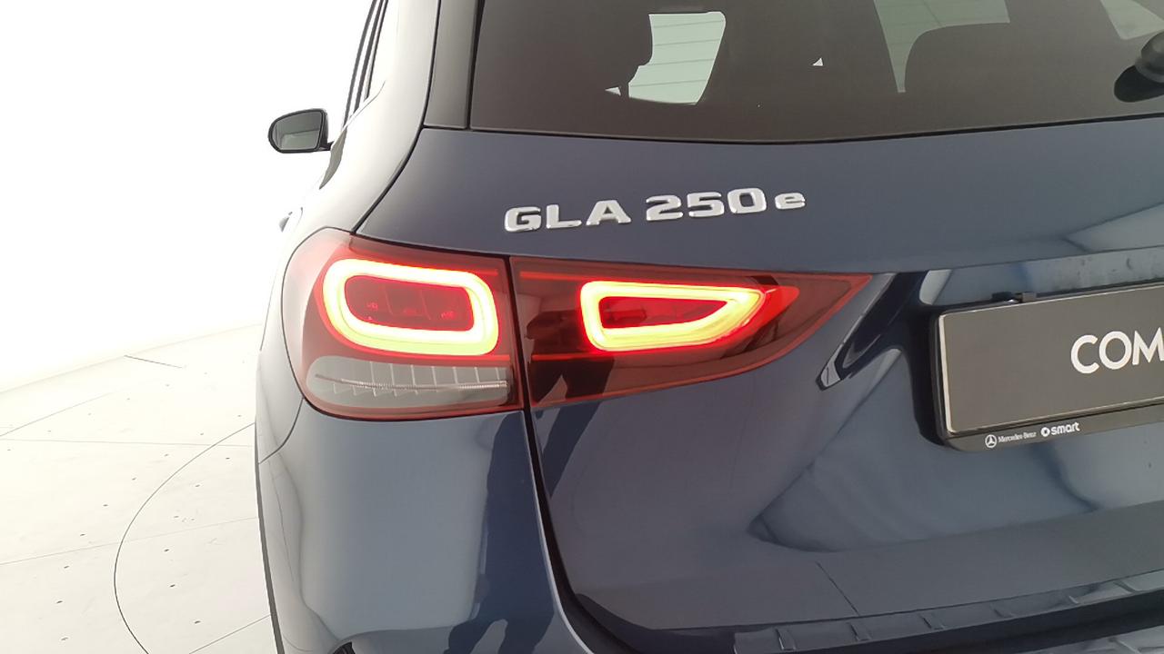 Mercedes-Benz GLA-H247 2020 - GLA 250 e phev (eq-power) Premium auto
