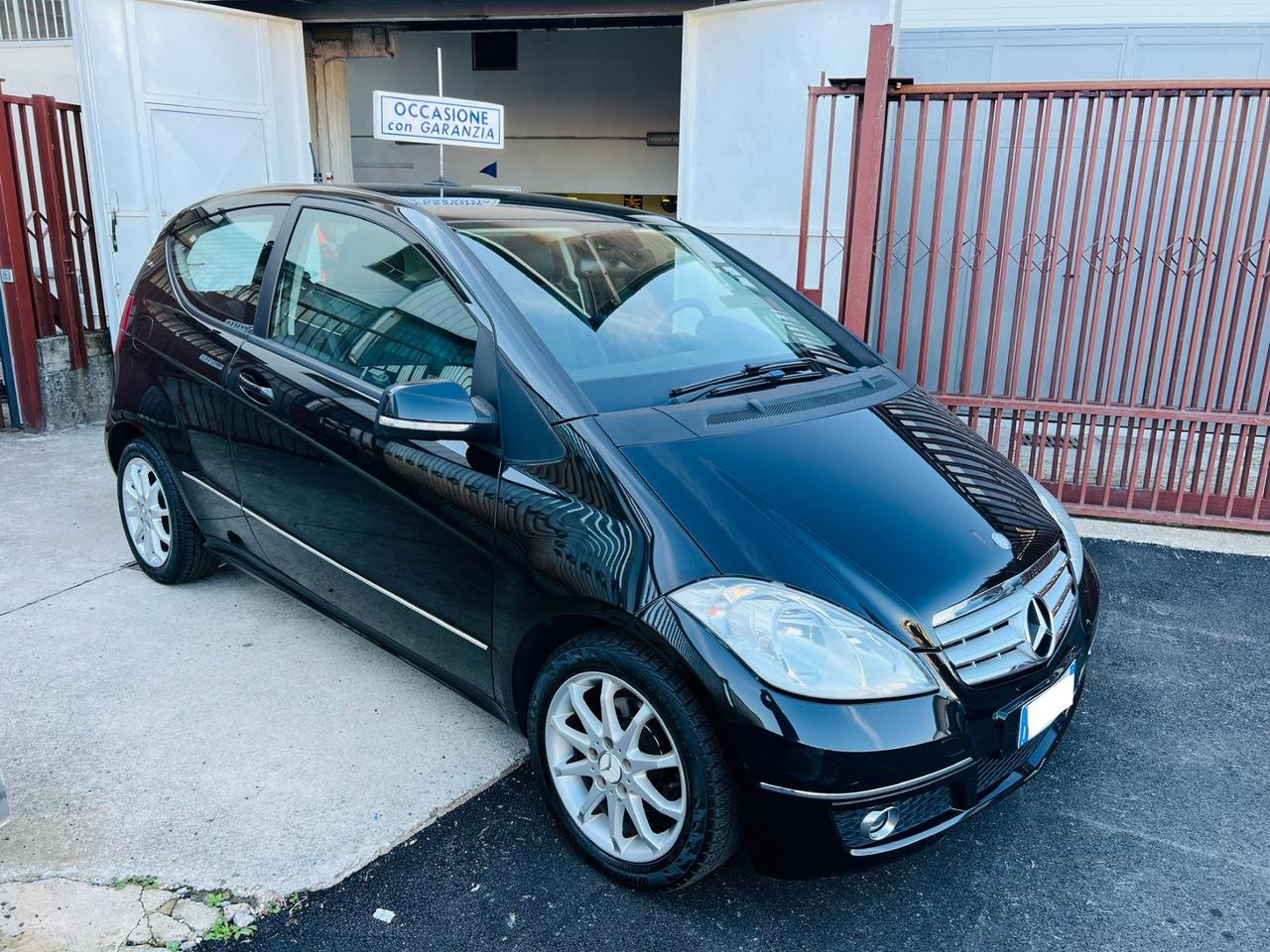 Mercedes-benz CON 12 MESI DI GARANZIA INCLUSA NEL PREZZO