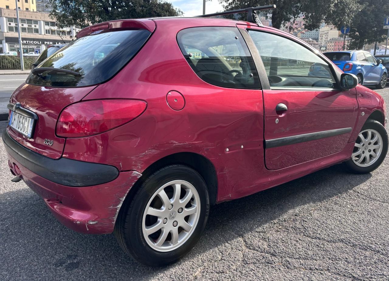 Peugeot 206 1.1 3p. XR