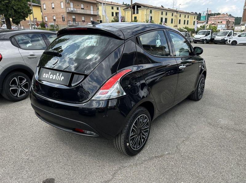 Lancia Ypsilon 1.0 FireFly 5 porte S&S Hybrid Gold KM0
