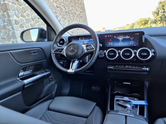 MERCEDES-BENZ GLA 180 Automatic Progressive Advanced