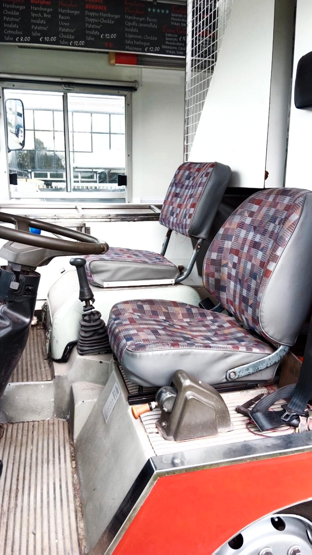 FOOD TRUCK PER STREET FOOD