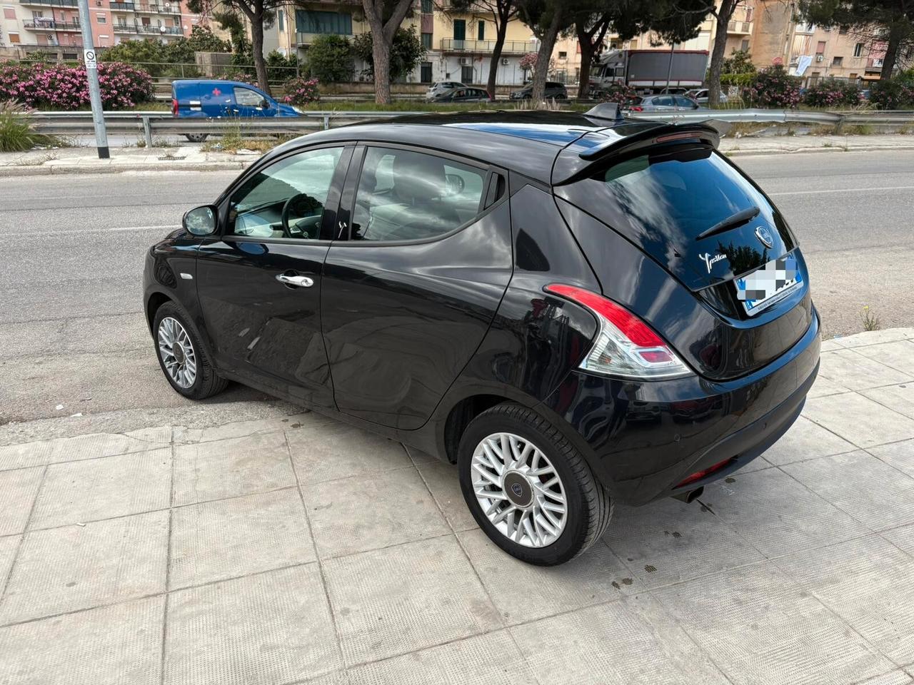 Lancia Ypsilon 1.3 MJT 16V 95 CV 5 porte S&S 30th Anniversary