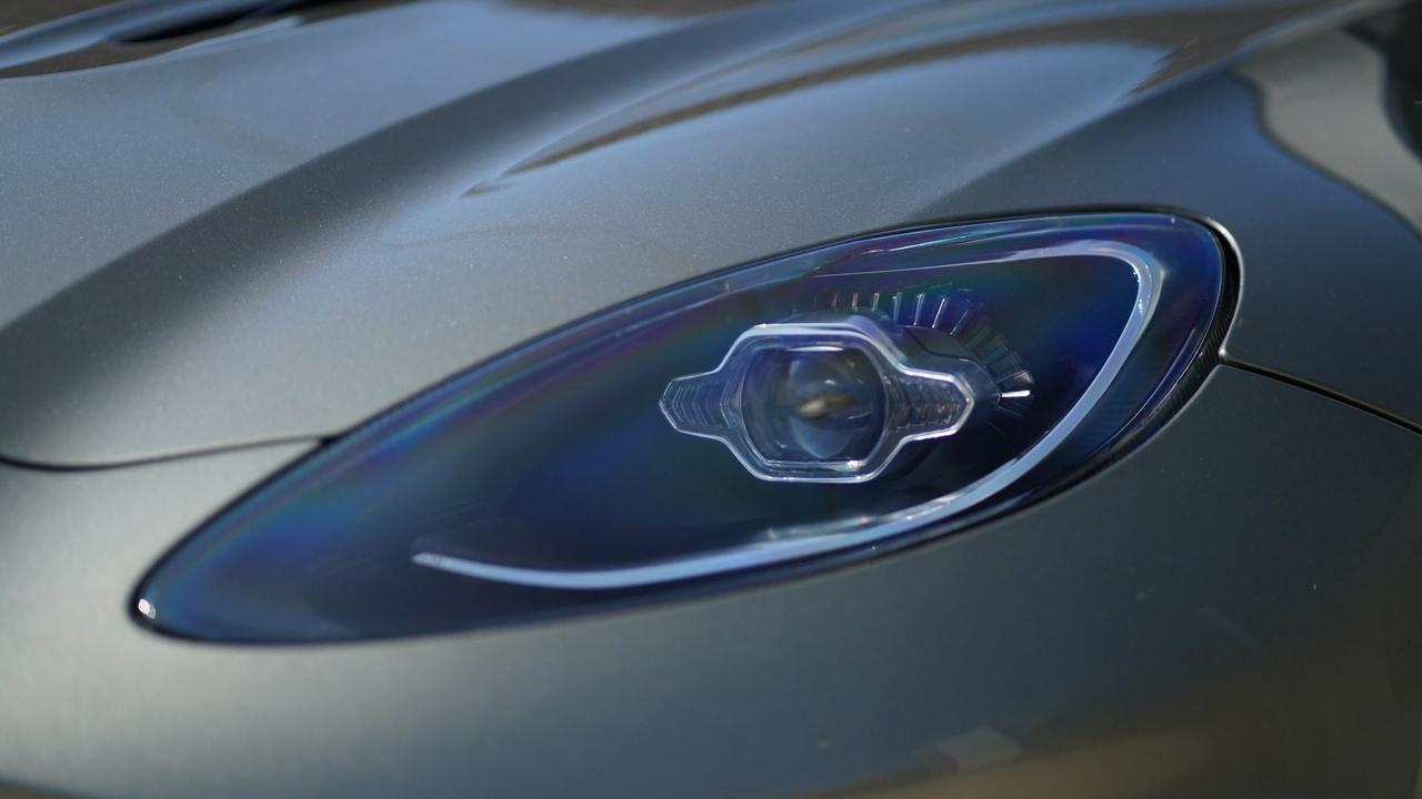 ASTON MARTIN DBX707 4.0