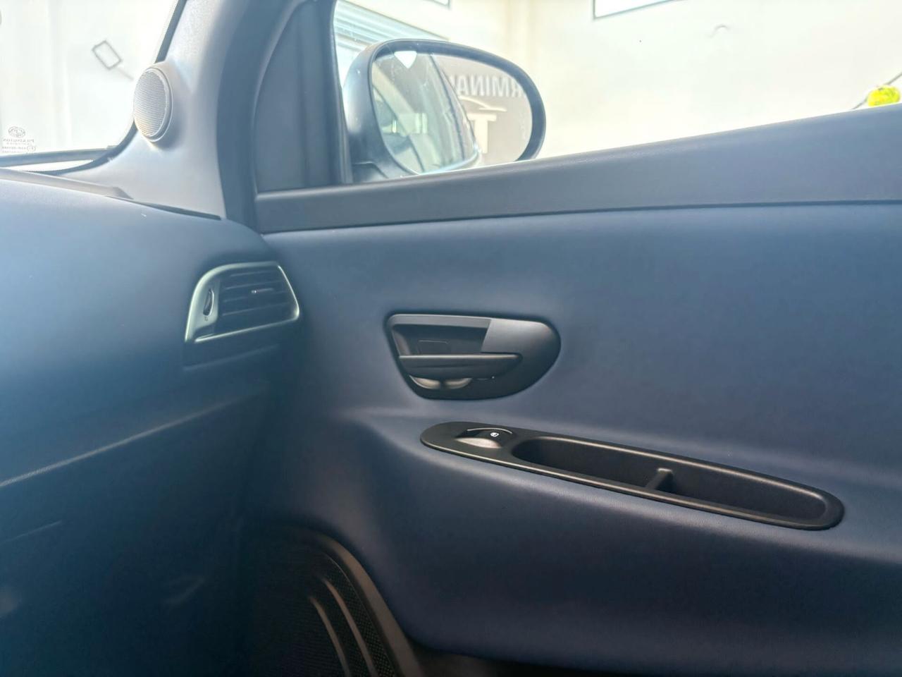 Lancia Ypsilon 1.0 FireFly 5 porte S&S Hybrid Oro