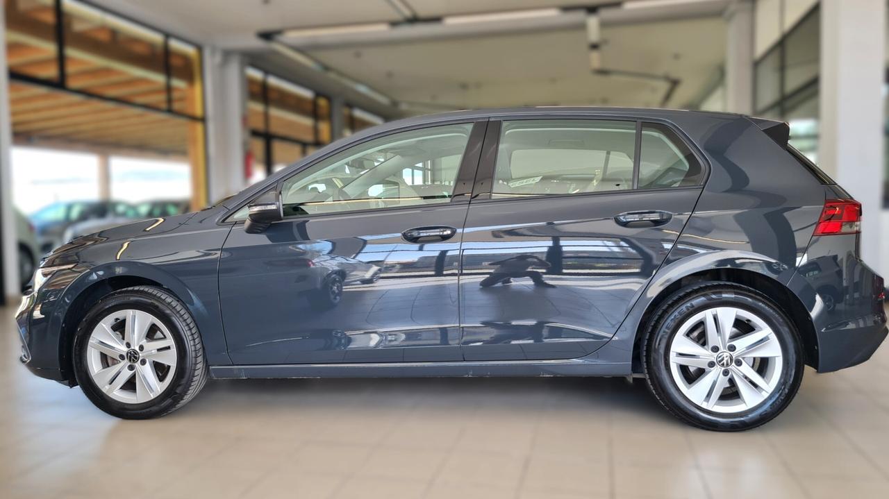 Volkswagen Golf 8 1.0 TSI LIFE