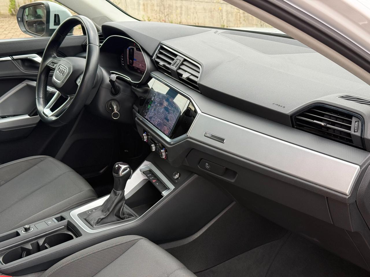 Audi Q3 35 TDI S tronic Business Advanced Matrix