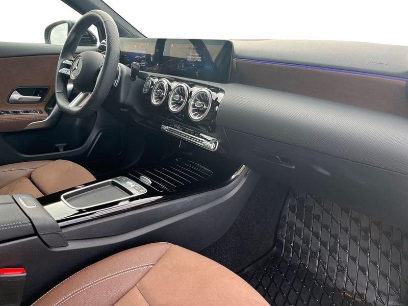 Mercedes-Benz Classe A - W177 2023 A 180 d AMG Line Advanced Plus auto