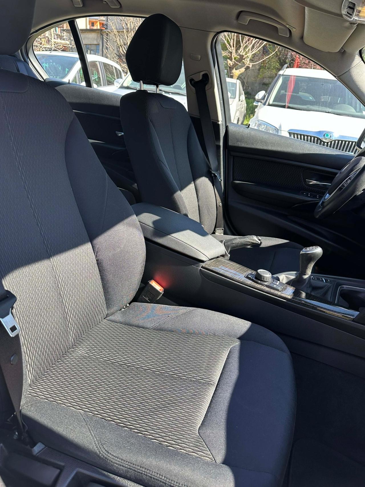 Bmw 320d LUXURY KMCERT UNICOPR KMCERT