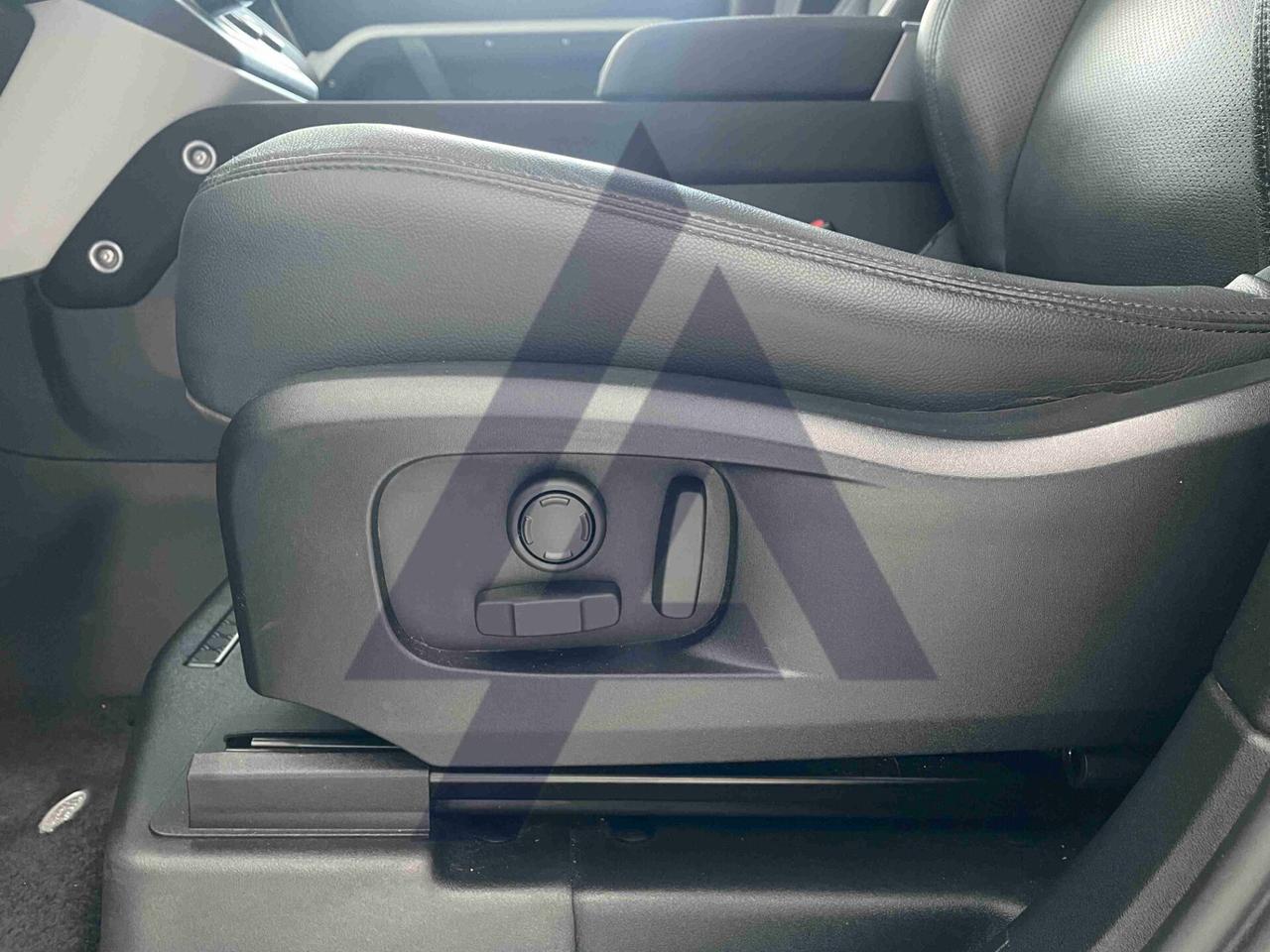 Land Rover Defender 110 3.0D I6 200 CV AWD Auto X-Dynamic HSE