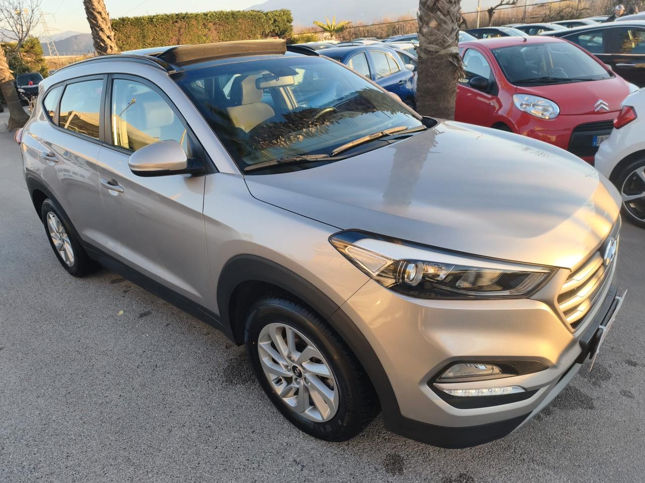 HYUNDAI TUCSON 1.6CRDI 116CV XTECH TETTO APRIBILE
