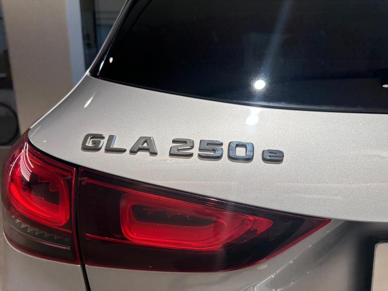 Mercedes-benz GLA 250 e EQ-Power Automatic Premium