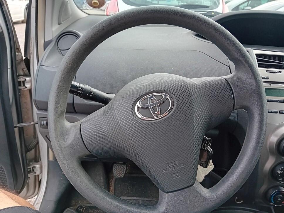 Toyota Yaris 1.0 3 porte Sol