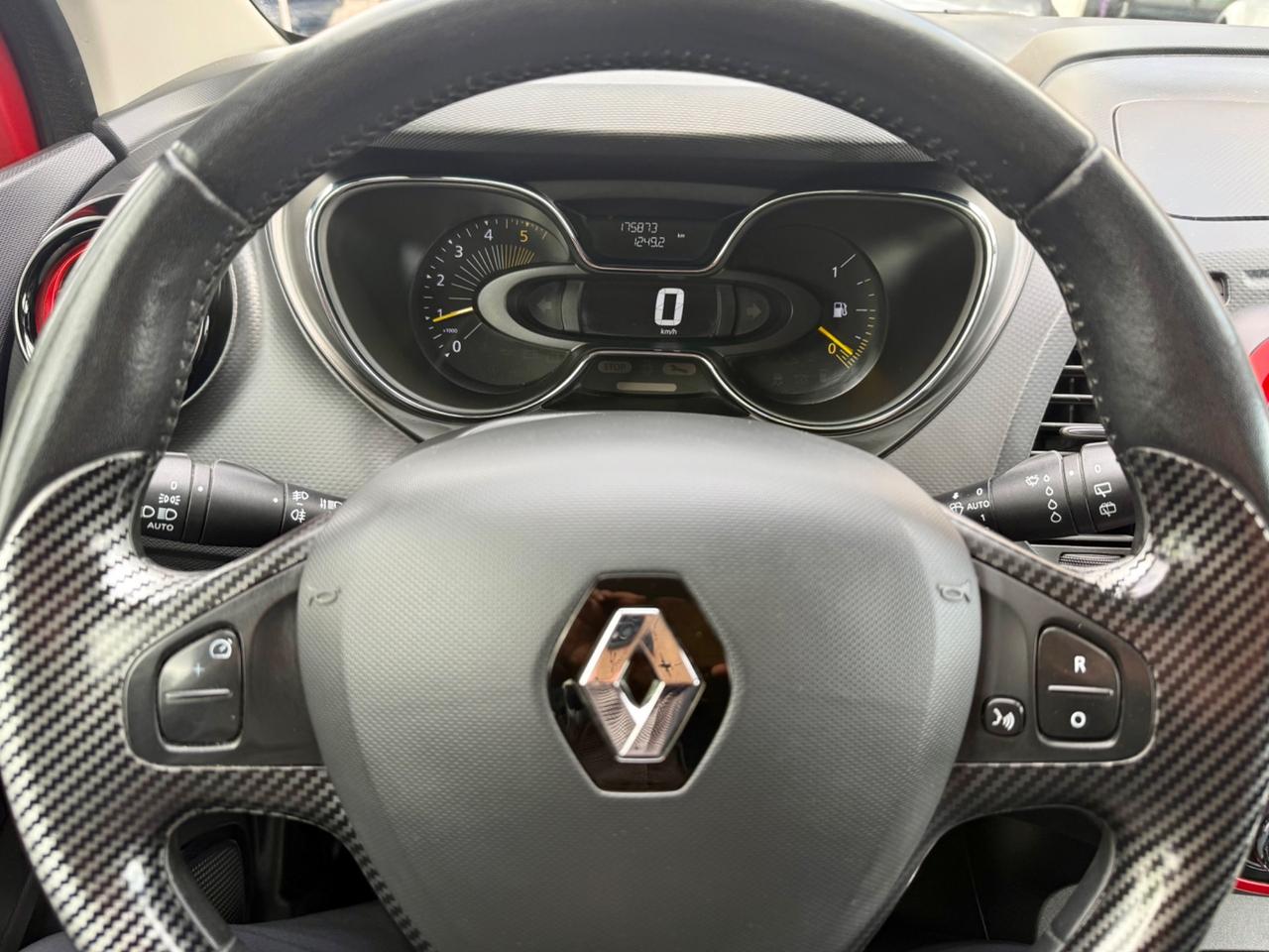 Renault Captur 1.5 dCi EDC Project Runway Ok NEOPATENTATI