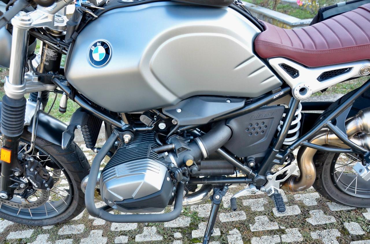 BMW R 12 NINET SCRAMBLER, AKRAPOVIČ